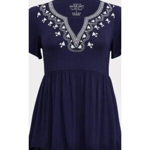 Torrid Navy Blue Design Trim V-Neck Short SL Baby Doll Womens Sz 2 Large Blouse